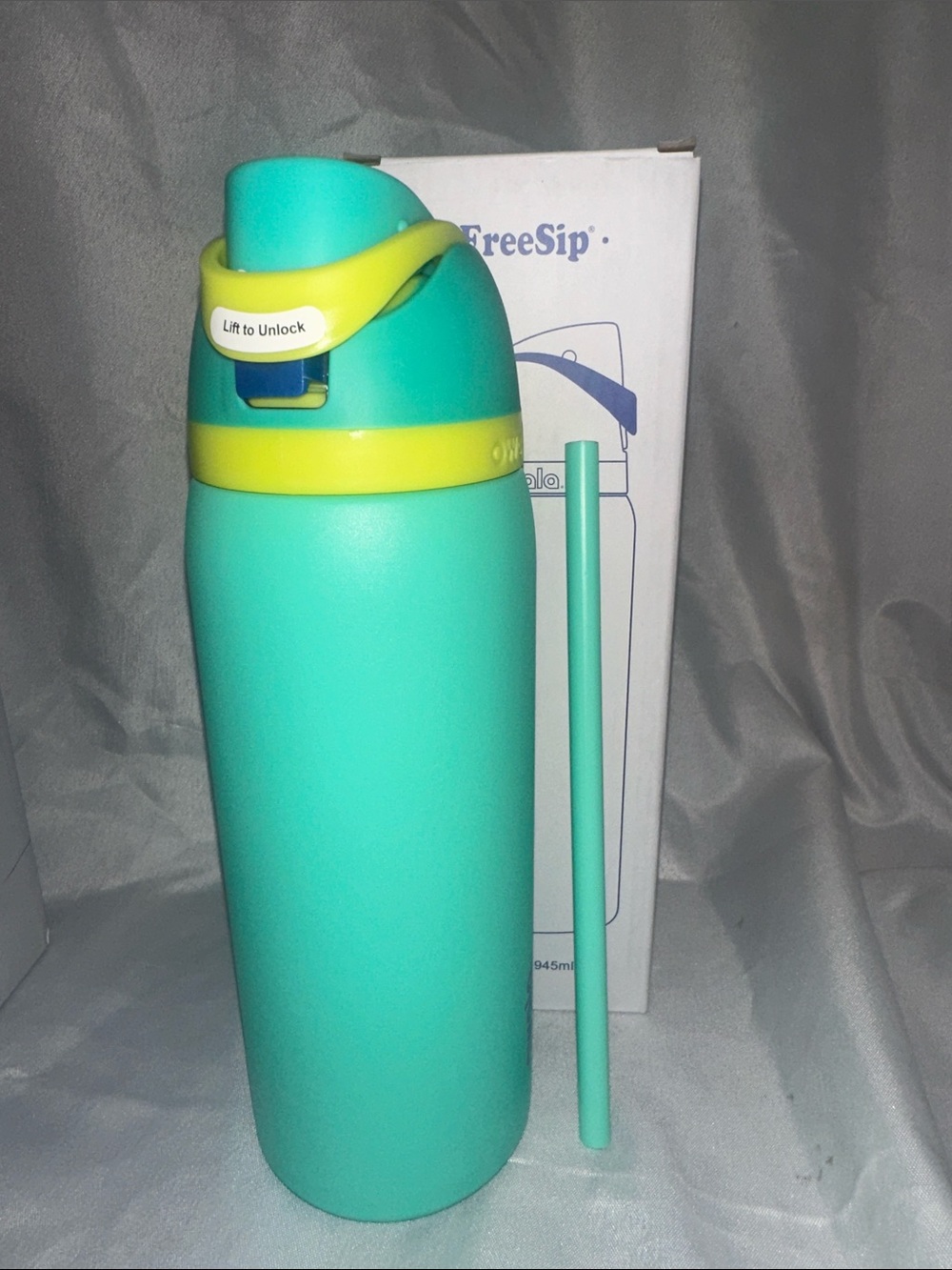 Owala insulated water bottle with a built-in straw. 32oz.